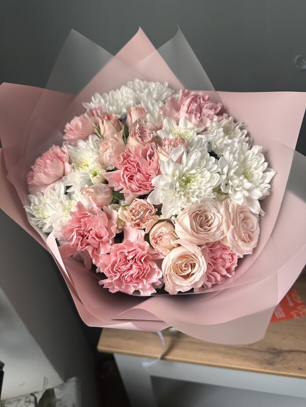 Стильный большой букет, артикул F1363856 - 5500 рублей, доставка по городу. Flawery - доставка цветов