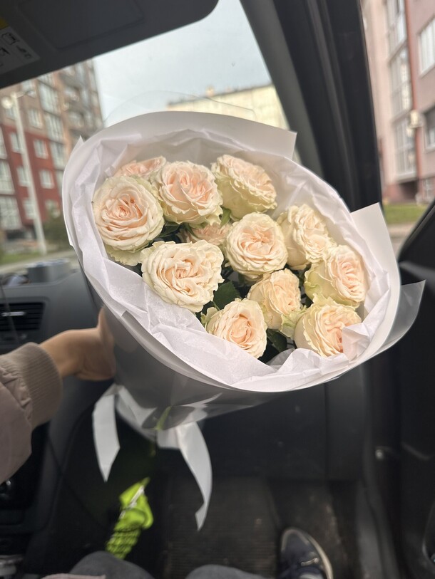 Букет пионовидных розы, артикул F1371580 - 1925 рублей, доставка по городу. Flawery - доставка цветов