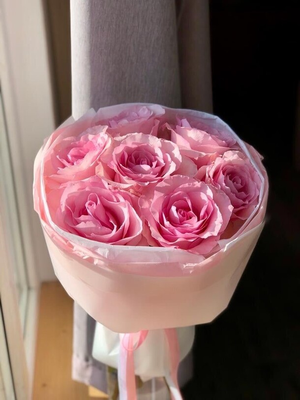 Букет из 7 розочек, артикул F1451564 - 1925 рублей, доставка по городу. Flawery - доставка цветов