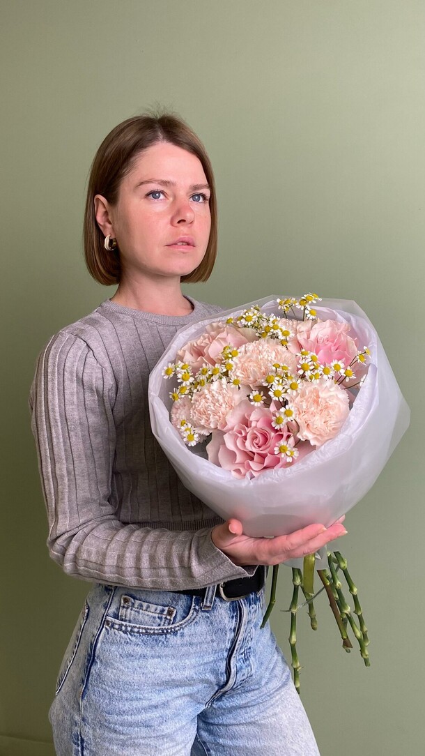 Bonjour букет "дневник бриджет джонс 2.0", артикул F1456852 - 4850 рублей, доставка по городу. Flawery - доставка цветов