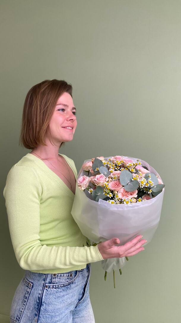 Bonjour букет "ромашковые поля 9.0", артикул F1456857 - 5320 рублей, доставка по городу. Flawery - доставка цветов