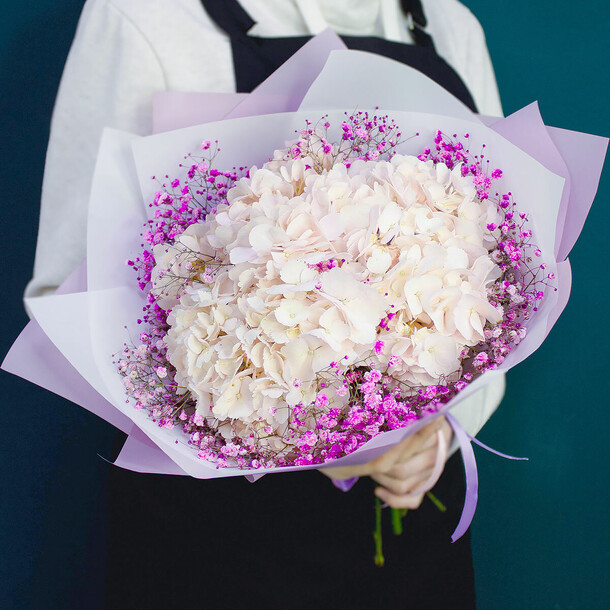 Букет розовых гортензий, артикул F1235410 - 4620 рублей, доставка по городу. Flawery - доставка цветов