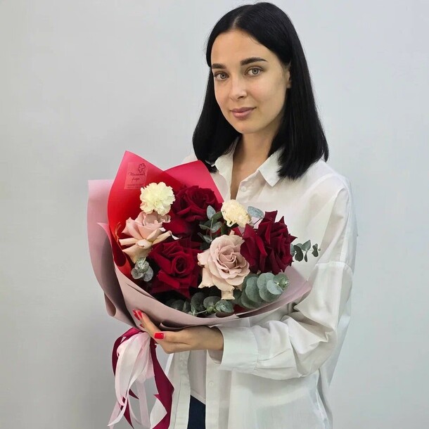 Взгляни на меня букет из французских роз, артикул F1335103 - 3960 рублей, доставка по городу. Flawery - доставка цветов