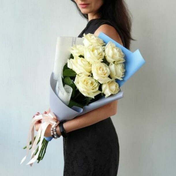 Букет из 9 белых роз нежность, артикул F1426962 - 3080 рублей, доставка по городу. Flawery - доставка цветов