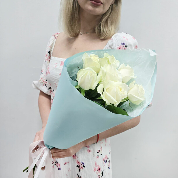 Букет из белых роз жемчуг, артикул F1445382 - 2750 рублей, доставка по городу. Flawery - доставка цветов