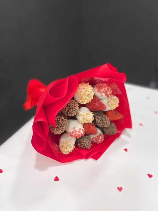 Клубничный рай, артикул F1396137 - 3100 рублей, доставка по городу. Flawery - доставка цветов