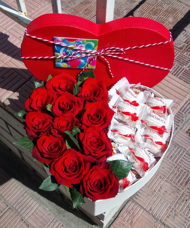 Сердце 10, артикул F19445 - 7028 рублей, доставка по городу. Flawery - доставка цветов