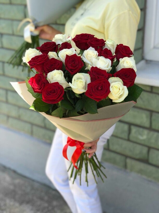 25 роз для любимой, артикул F44151 - 11200 рублей, доставка по городу. Flawery - доставка цветов