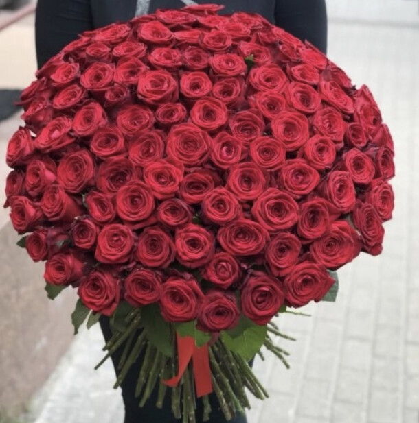 101 роза, артикул F53223 - 39500 рублей, доставка по городу. Flawery - доставка цветов