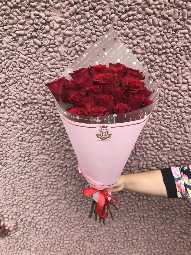 Классика из 21 розы, артикул F53230 - 9500 рублей, доставка по городу. Flawery - доставка цветов