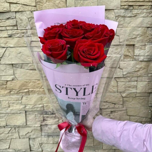 Букет розы тёмно-красные, артикул F1399293 - 6505 рублей, доставка по городу. Flawery - доставка цветов