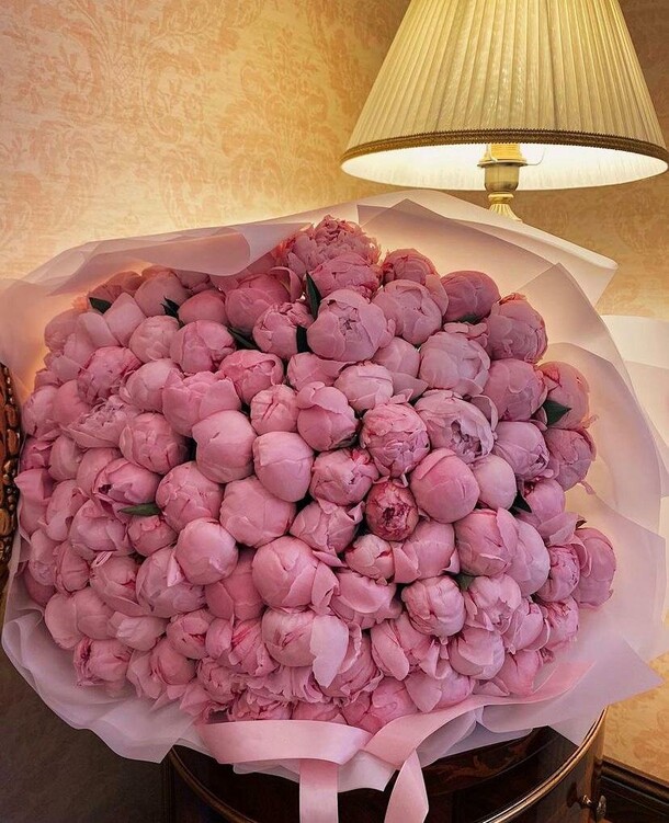 Пионы, артикул F1090660 - 65999 рублей, доставка по городу. Flawery - доставка цветов