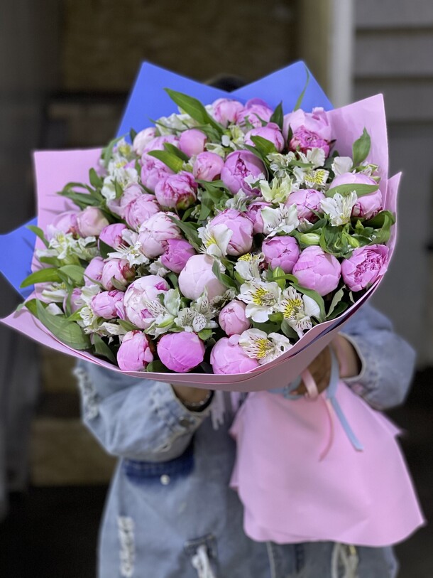 Нежные цветы, артикул F1121027 - 39477 рублей, доставка по городу. Flawery - доставка цветов