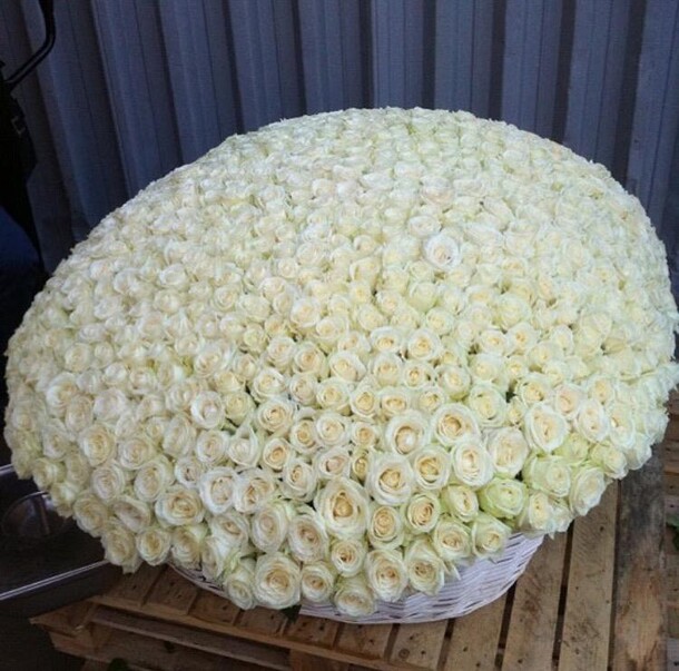 Белые розы 501 шт, артикул F30121 - 109996 рублей, доставка по городу. Flawery - доставка цветов