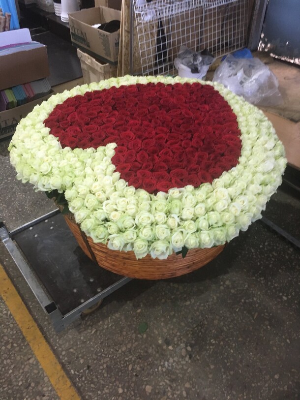 Огромное счастье, артикул F88073 - 109998 рублей, доставка по городу. Flawery - доставка цветов