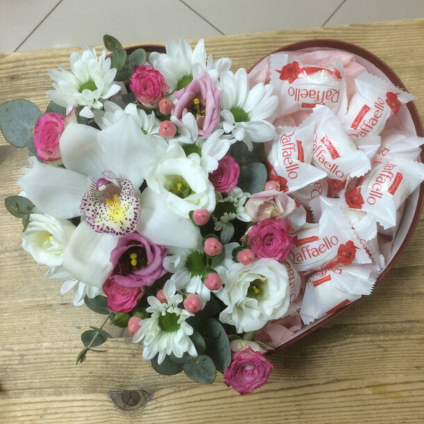 Сердечко, артикул F1096484 - 5800 рублей, доставка по городу. Flawery - доставка цветов