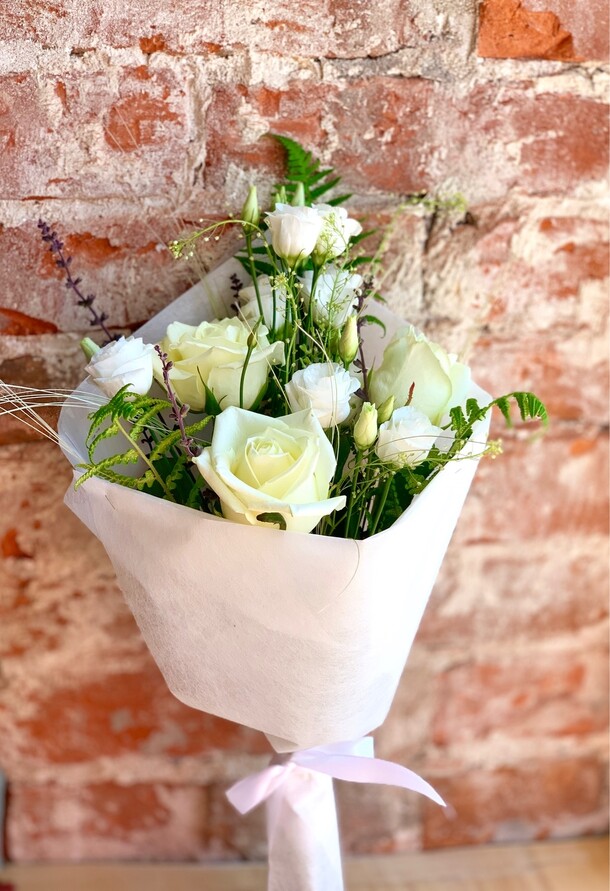 Приятный комплимент, артикул F42124 - 3000 рублей, доставка по городу. Flawery - доставка цветов