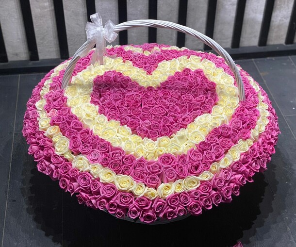 501 роза в корзине 🌸, артикул F1268351 - 247872 рублей, доставка по городу. Flawery - доставка цветов