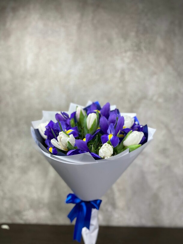 Синичка, артикул F1269539 - 5718 рублей, доставка по городу. Flawery - доставка цветов