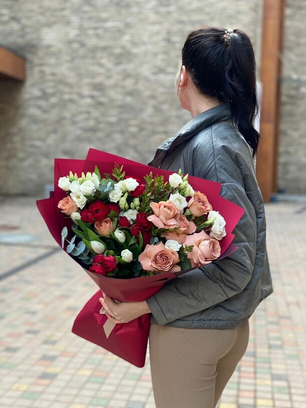 Шарлиз 🌿, артикул F1269617 - 15918 рублей, доставка по городу. Flawery - доставка цветов