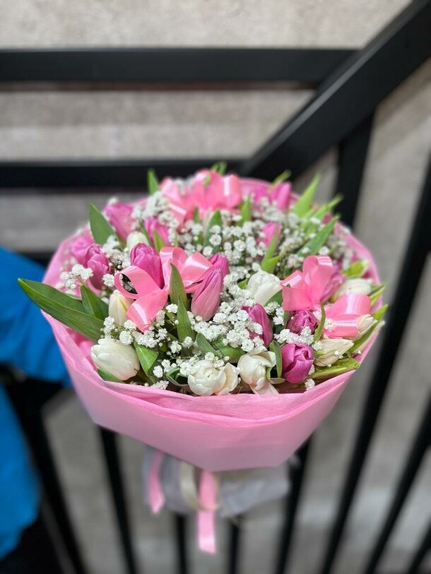 51 тюльпан 😍, артикул F1269618 - 21237 рублей, доставка по городу. Flawery - доставка цветов