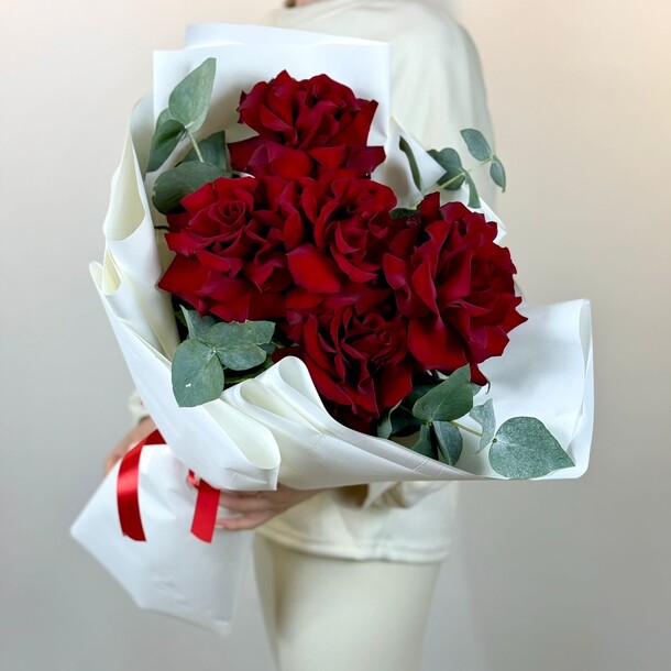 Болеро ♥️, артикул F1269904 - 3903 рублей, доставка по городу. Flawery - доставка цветов