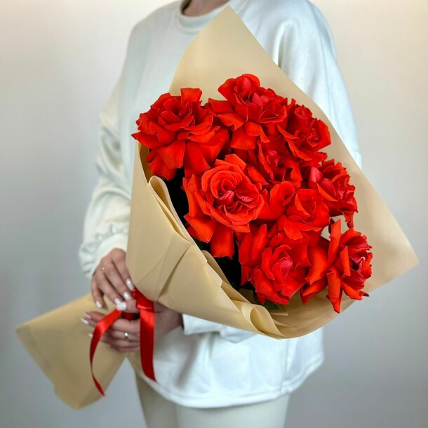 Алый рассвет 🌅, артикул F1269944 - 4629 рублей, доставка по городу. Flawery - доставка цветов