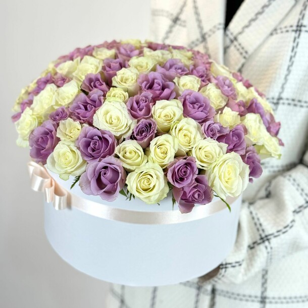 101 роза в коробке, артикул F1285465 - 18271 рублей, доставка по городу. Flawery - доставка цветов