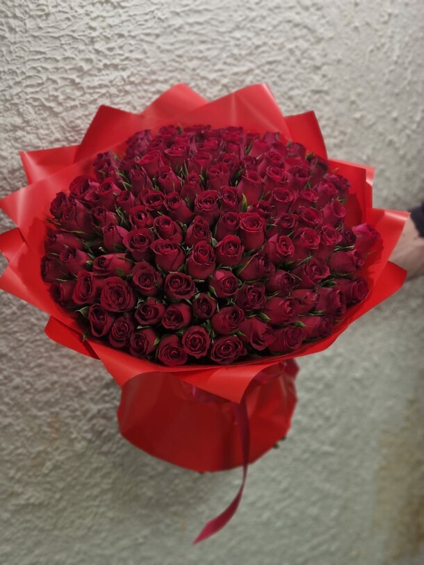 101 красная роза., артикул F1320437 - 16129 рублей, доставка по городу. Flawery - доставка цветов