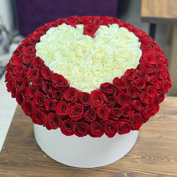 175 розочек в коробке., артикул F1329808 - 113892 рублей, доставка по городу. Flawery - доставка цветов