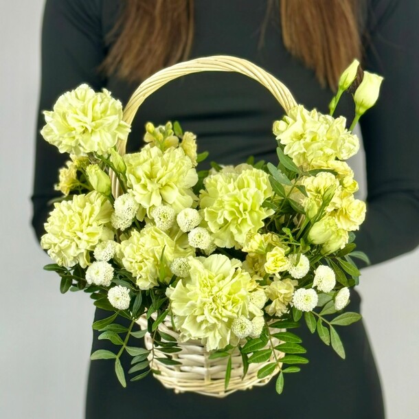 Салют, артикул F1342524 - 16335 рублей, доставка по городу. Flawery - доставка цветов