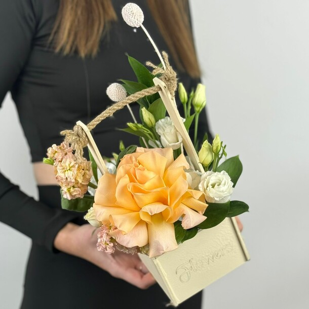 Солнечный день, артикул F1342577 - 4599 рублей, доставка по городу. Flawery - доставка цветов