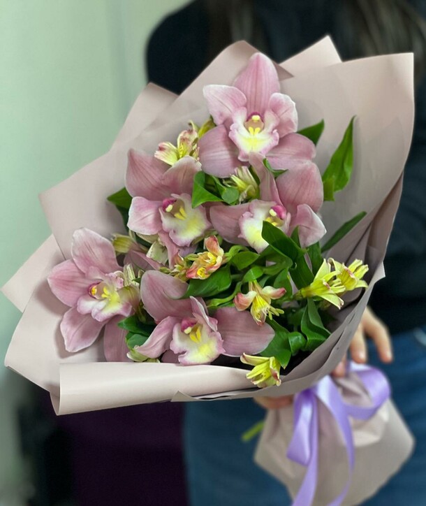 В мечтах, артикул F1374013 - 5212 рублей, доставка по городу. Flawery - доставка цветов