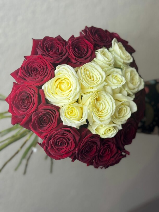 Сердце любви, артикул F1374032 - 12112 рублей, доставка по городу. Flawery - доставка цветов