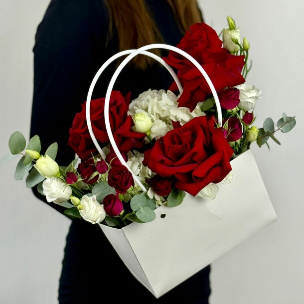 Дама сердца, артикул F1401324 - 7491 рублей, доставка по городу. Flawery - доставка цветов