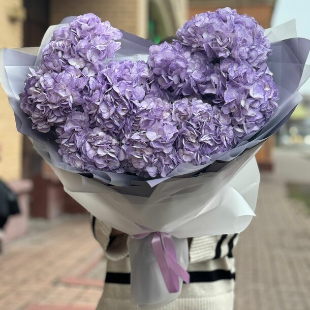 Пышный комплемент, артикул F1401379 - 12048 рублей, доставка по городу. Flawery - доставка цветов