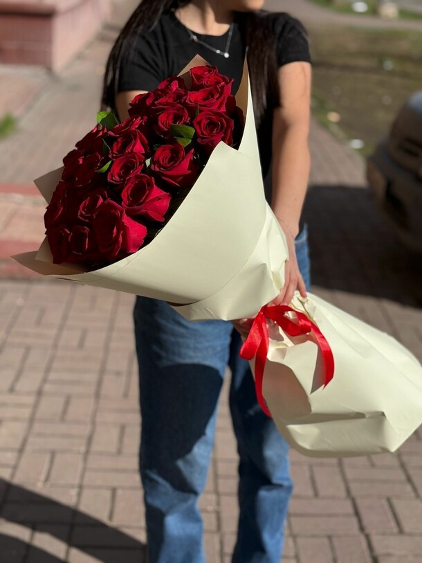 Элегант (розы  эквадор 80 см), артикул F1410223 - 8900 рублей, доставка по городу. Flawery - доставка цветов