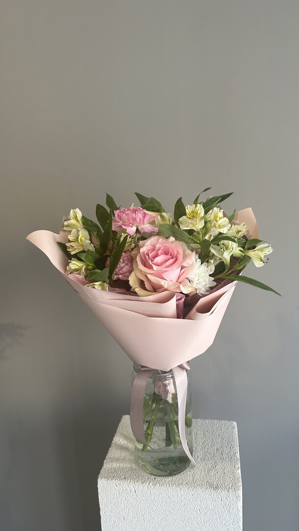 Цветущий сад, артикул F1249787 - 5990 рублей, доставка по городу. Flawery - доставка цветов