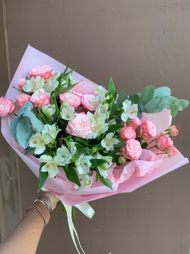 Пионовидная роза и альстромерия, артикул F1282935 - 6123 рублей, доставка по городу. Flawery - доставка цветов