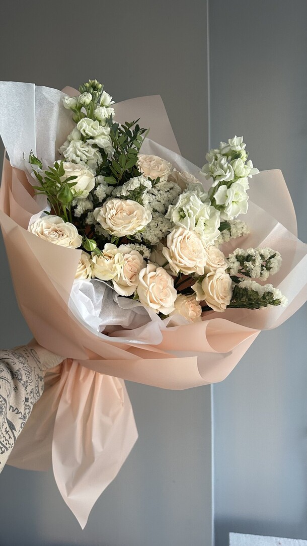 Ароматный кружевной букет, артикул F1399323 - 7121 рублей, доставка по городу. Flawery - доставка цветов