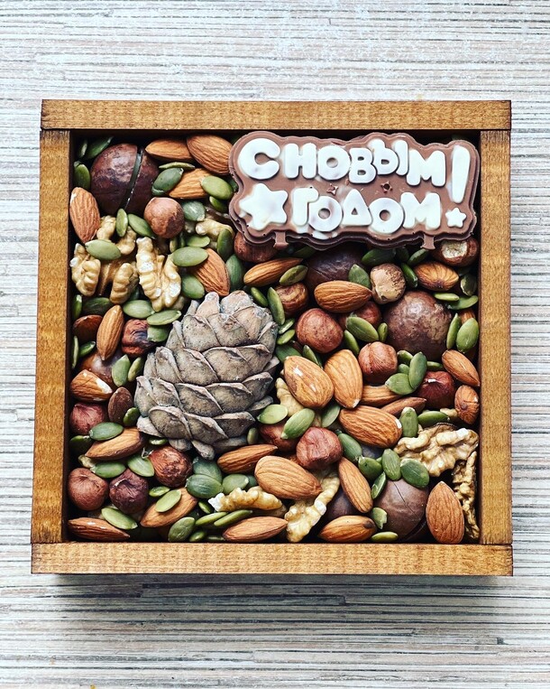 Ящик с ореховым миксом, артикул F1237425 - 3500 рублей, доставка по городу. Flawery - доставка цветов
