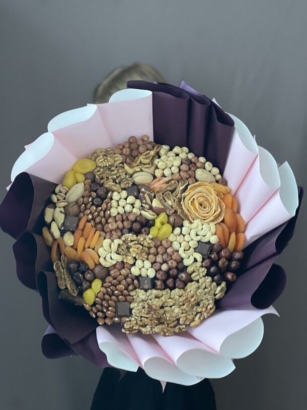 Ореховый шик, артикул F1260059 - 13044 рублей, доставка по городу. Flawery - доставка цветов