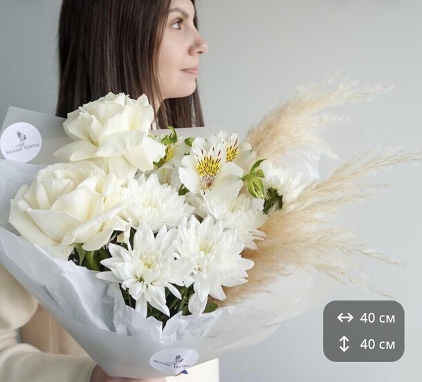 Букет с розами, хризантемой и альстромериями palloncino, артикул F1303437 - 3735 рублей, доставка по городу. Flawery - доставка цветов