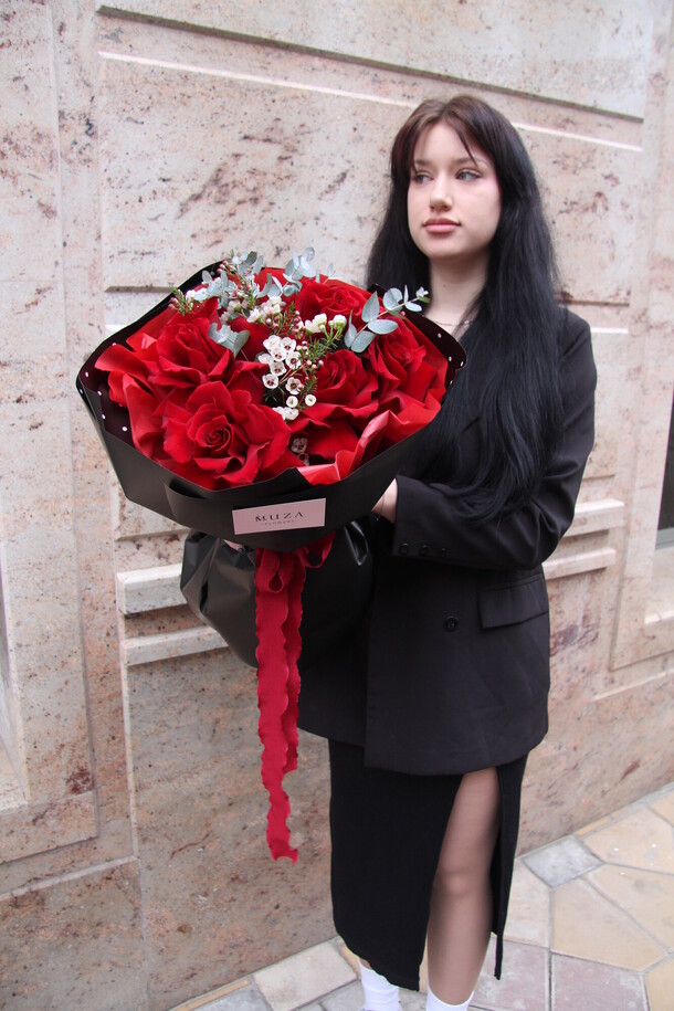 Букет роз «любовь», артикул F1301735 - 3000 рублей, доставка по городу. Flawery - доставка цветов