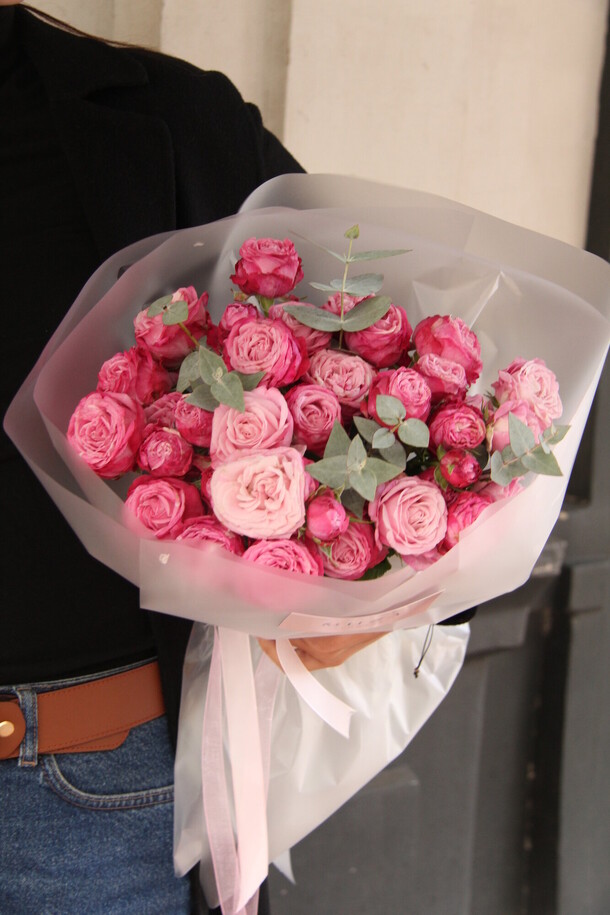 Кустовые розы «для хорошего настроения», артикул F1354865 - 5900 рублей, доставка по городу. Flawery - доставка цветов