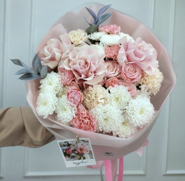 Нежный букет для девушки, артикул F1381236 - 4800 рублей, доставка по городу. Flawery - доставка цветов