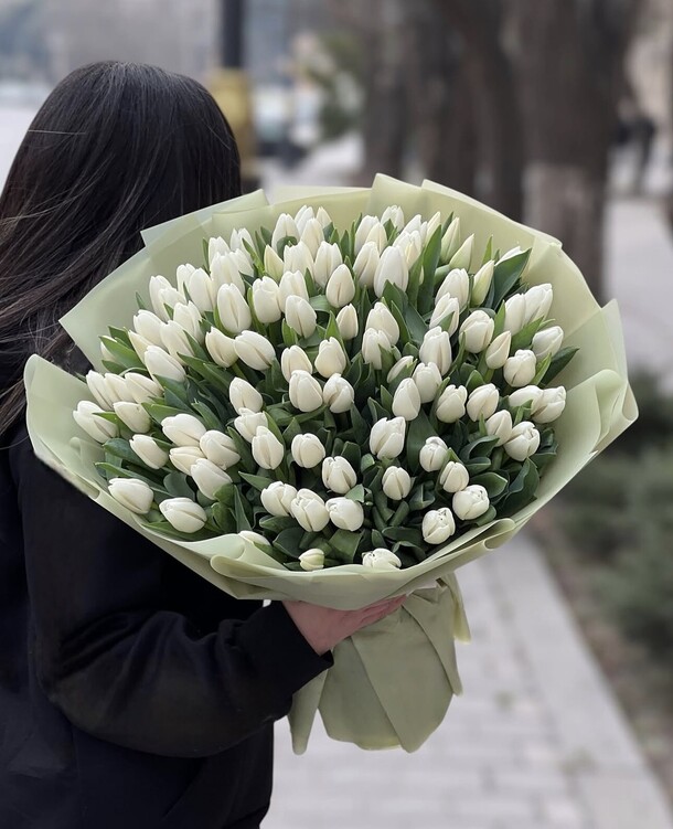 101 тюльпан, артикул F1387887 - 26990 рублей, доставка по городу. Flawery - доставка цветов