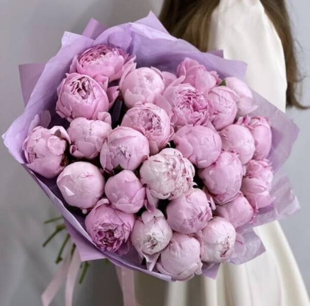 Пионы сара бернар 25 штук, артикул F1411028 - 26000 рублей, доставка по городу. Flawery - доставка цветов