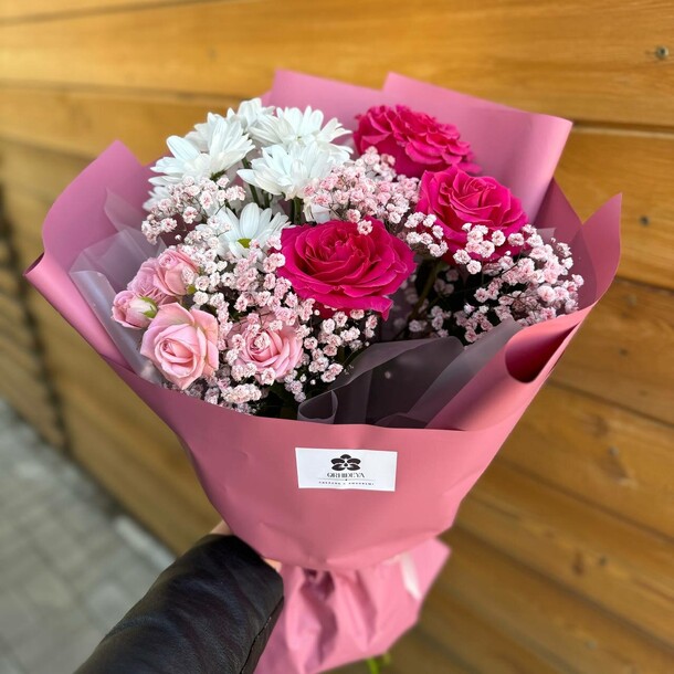 Букет сборный "нежный поцелуй", артикул F1346898 - 3020 рублей, доставка по городу. Flawery - доставка цветов