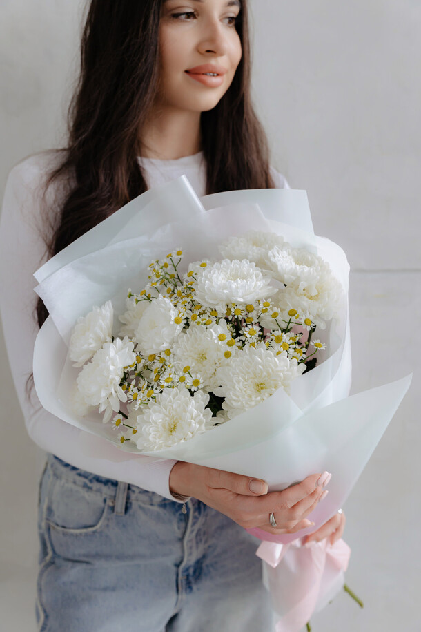 Букет белоснежный, артикул F1415432 - 2785 рублей, доставка по городу. Flawery - доставка цветов